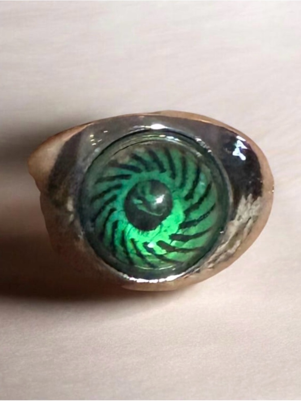 FUN Spiral Glass Eye Mood Ring - Unique Statement Piece, 7